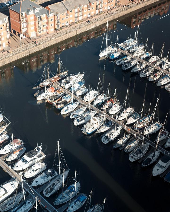 Appartamento Beach On The Doorstep Meridian Tower Marina Swansea Esterno foto